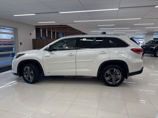 2019 Toyota Highlander Hybrid Limited Platinum Sport photo 2