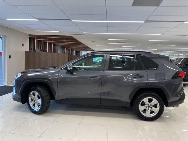 Used 2021 Toyota RAV4 XLE with VIN 2T3P1RFV4MW148902 for sale in Watertown, MA