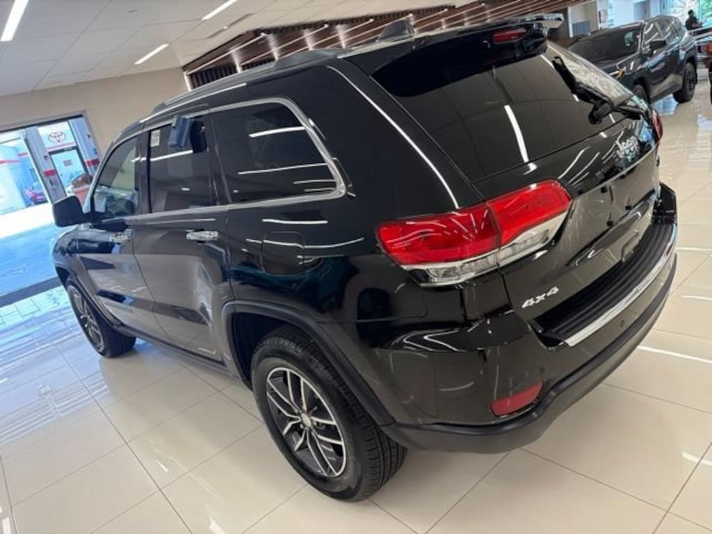 Used 2018 Jeep Grand Cherokee Limited 4x4 SUV