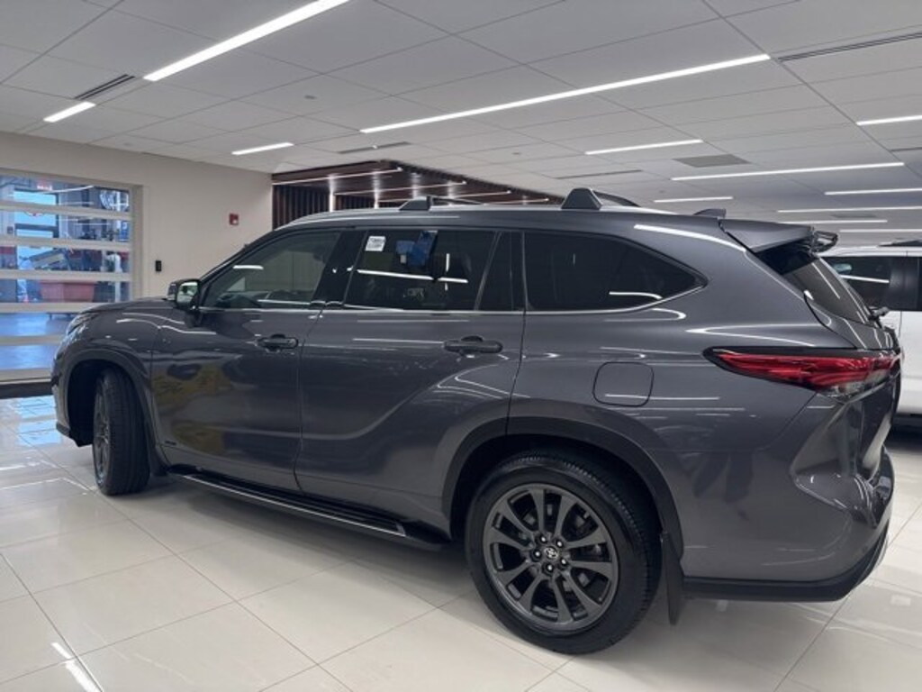 Certified 2022 Toyota Highlander Hybrid Limited SUV
