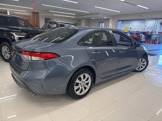 2022 Toyota Corolla LE photo 4