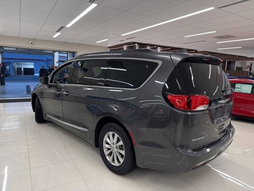 Used 2017 Chrysler Pacifica Touring-L Van