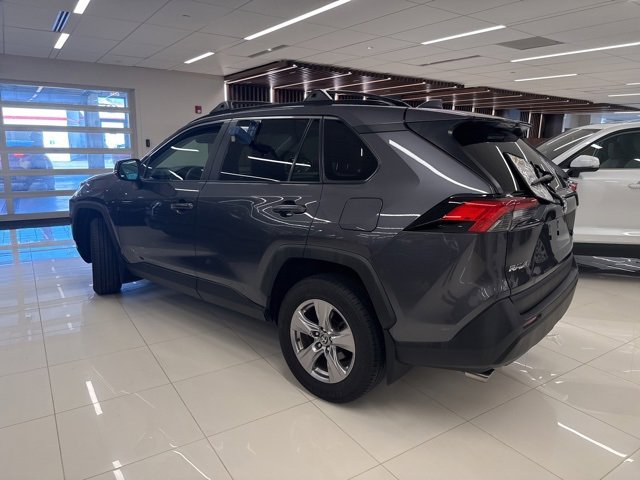 2022 Toyota RAV4 XLE photo 3