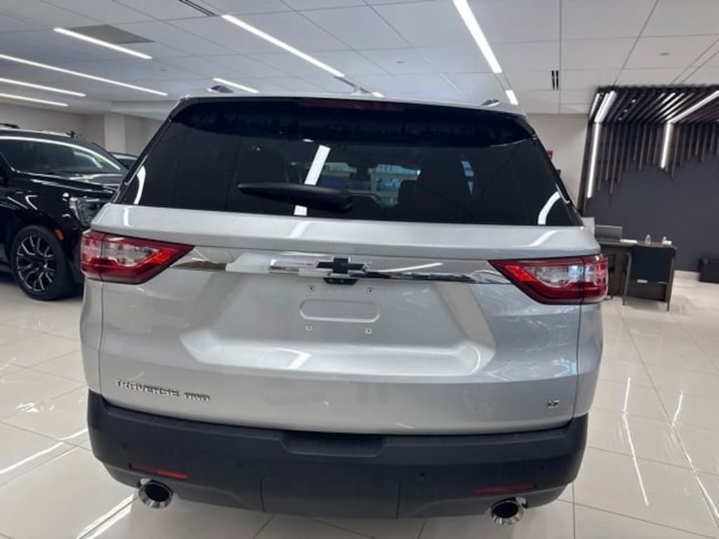 Used 2021 Chevrolet Traverse LT Leather SUV