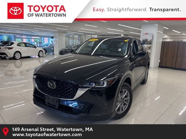 2023 Mazda CX-5 S Preferred package Auto AWD's photo