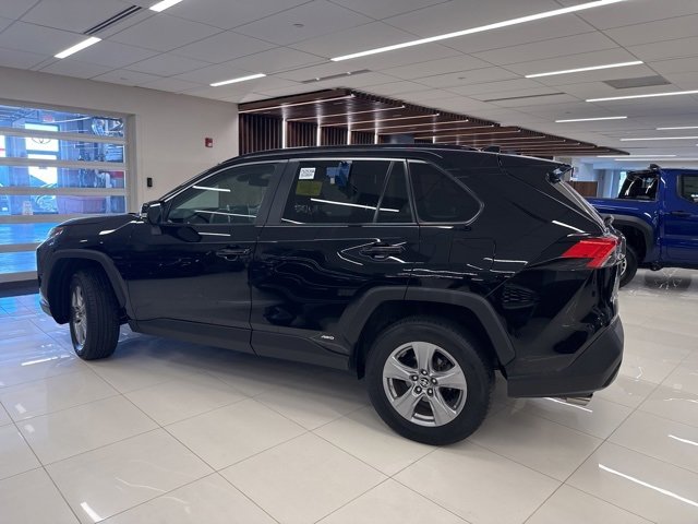 2023 Toyota RAV4 Hybrid LE photo 2
