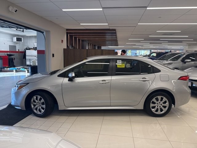 Certified 2024 Toyota Corolla LE with VIN JTDBCMFE9RJ035525 for sale in Kansas City