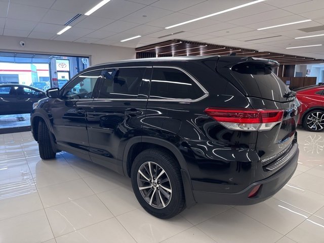 Certified 2019 Toyota Highlander XLE with VIN 5TDJZRFH5KS571740 for sale in Watertown, MA