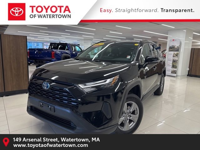 2023 Toyota RAV4 LE's photo