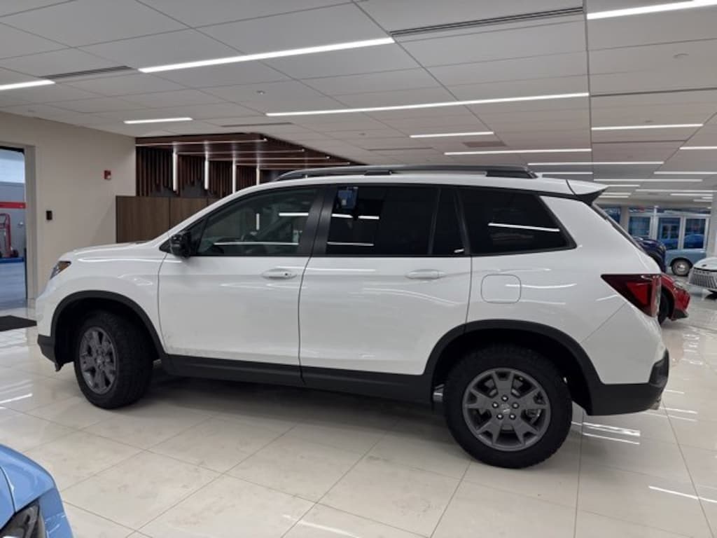 Used 2025 Honda Passport TrailSport SUV
