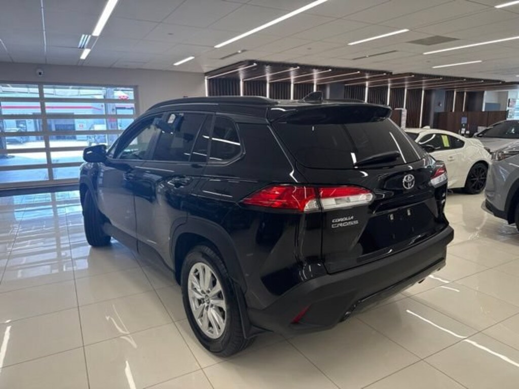 Used 2025 Toyota Corolla Cross LE SUV