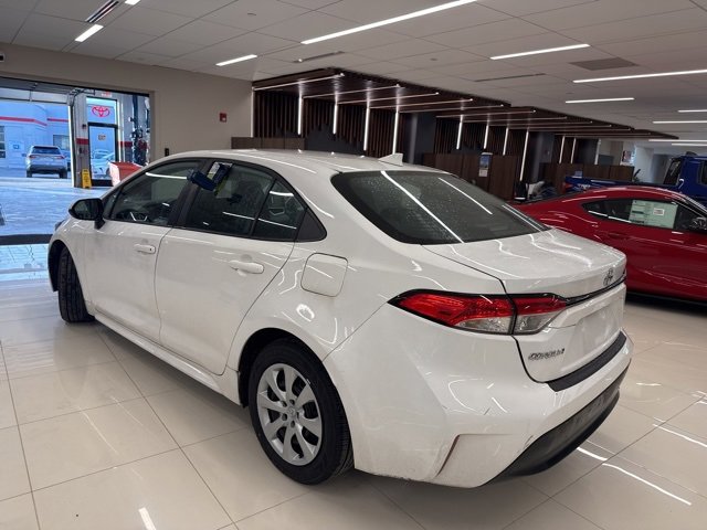 2023 Toyota Corolla LE photo 3