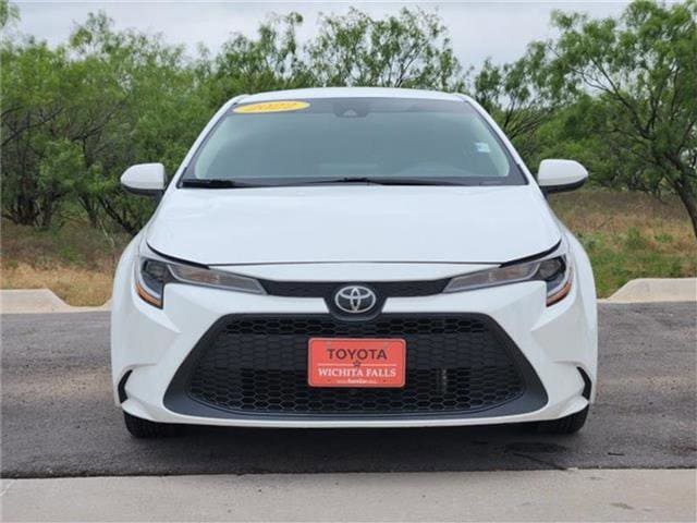 Used 2022 Toyota Corolla LE with VIN 5YFEPMAE1NP293858 for sale in Wichita Falls, TX