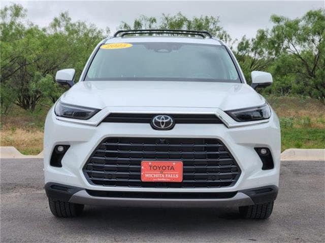 Used 2025 Toyota Grand Highlander Limited with VIN 5TDACAB53SS038655 for sale in Wichita Falls, TX