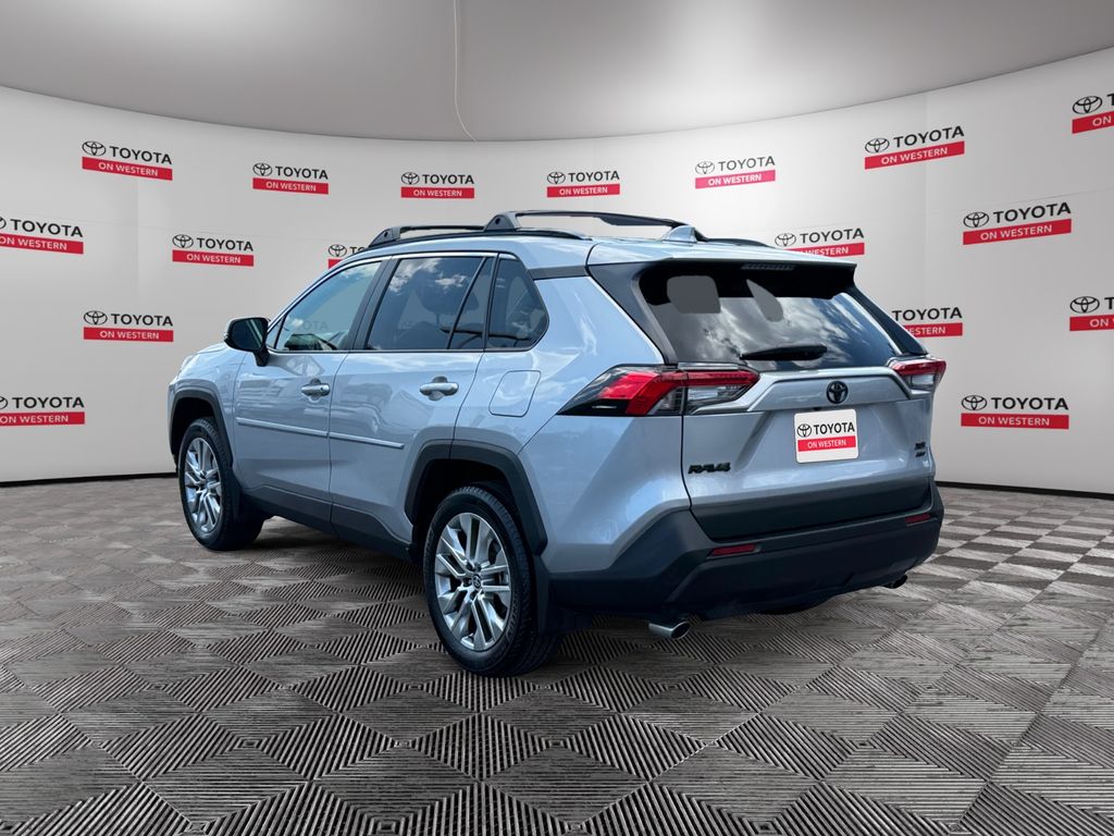 2024 Toyota RAV4 XLE Premium photo 2