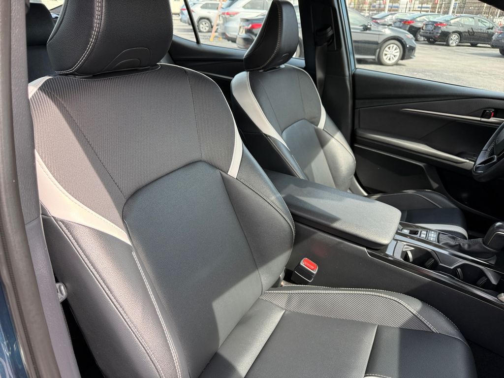 2025 Toyota Camry SE - Photo 18
