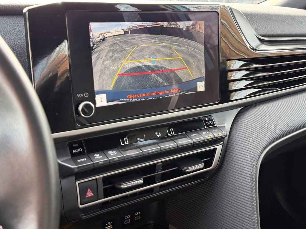 2025 Toyota Camry SE - Photo 32