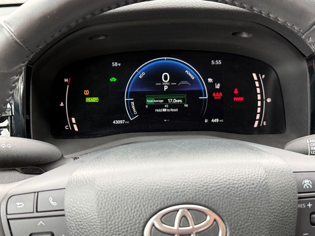 2025 Toyota Camry LE - Photo 31