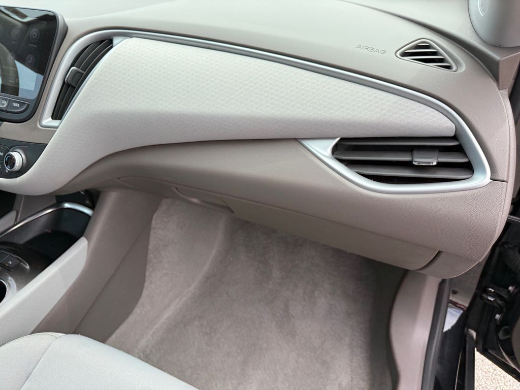 2024 Chevrolet Malibu 1LT - Photo 16