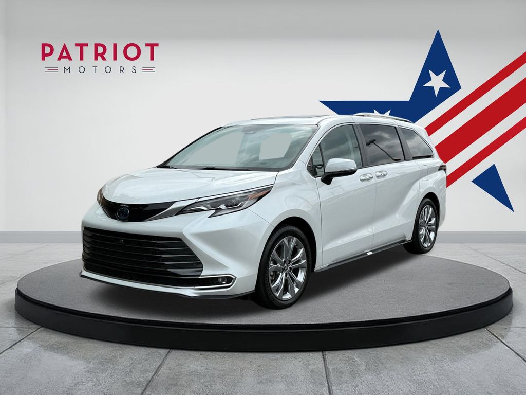 2023 Toyota Sienna Platinum