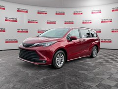 2026 Toyota Sienna XLE 8 PASSENGER