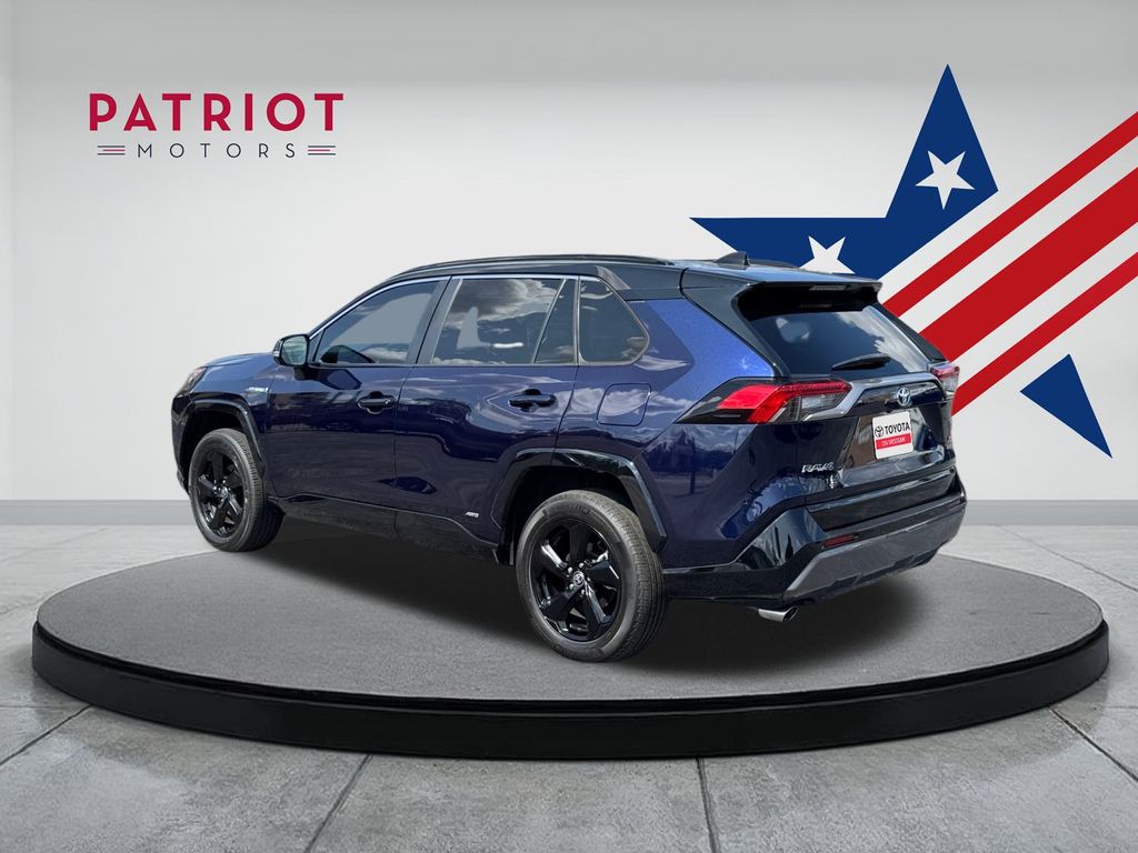 2021 Toyota RAV4 Hybrid XSE photo 3