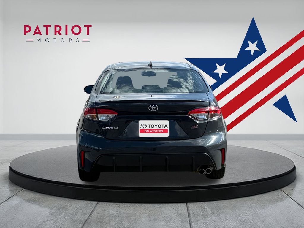 2024 Toyota Corolla SE photo 4