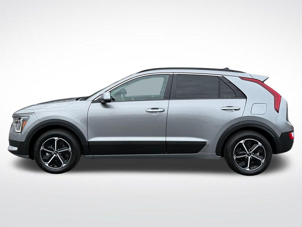 Used 2024 Kia Niro LX SUV