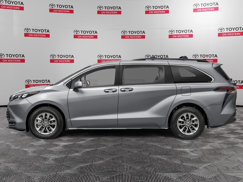 New 2026 Toyota Sienna LE 8 PASSENGER