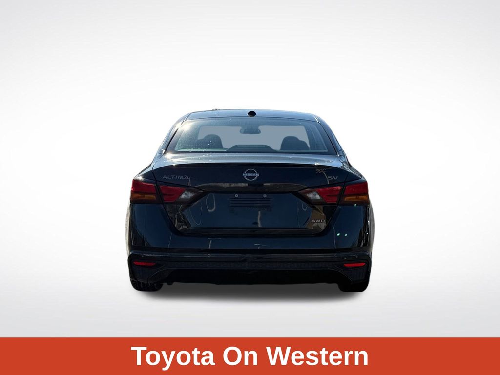 2024 Nissan Altima 2.5 SV photo 4