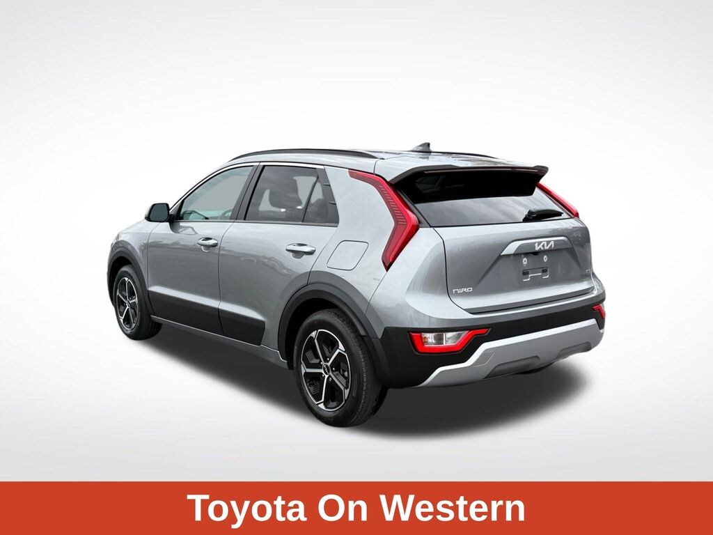 Used 2024 Kia Niro LX SUV