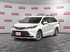 2026 Toyota Sienna LE 8 PASSENGER