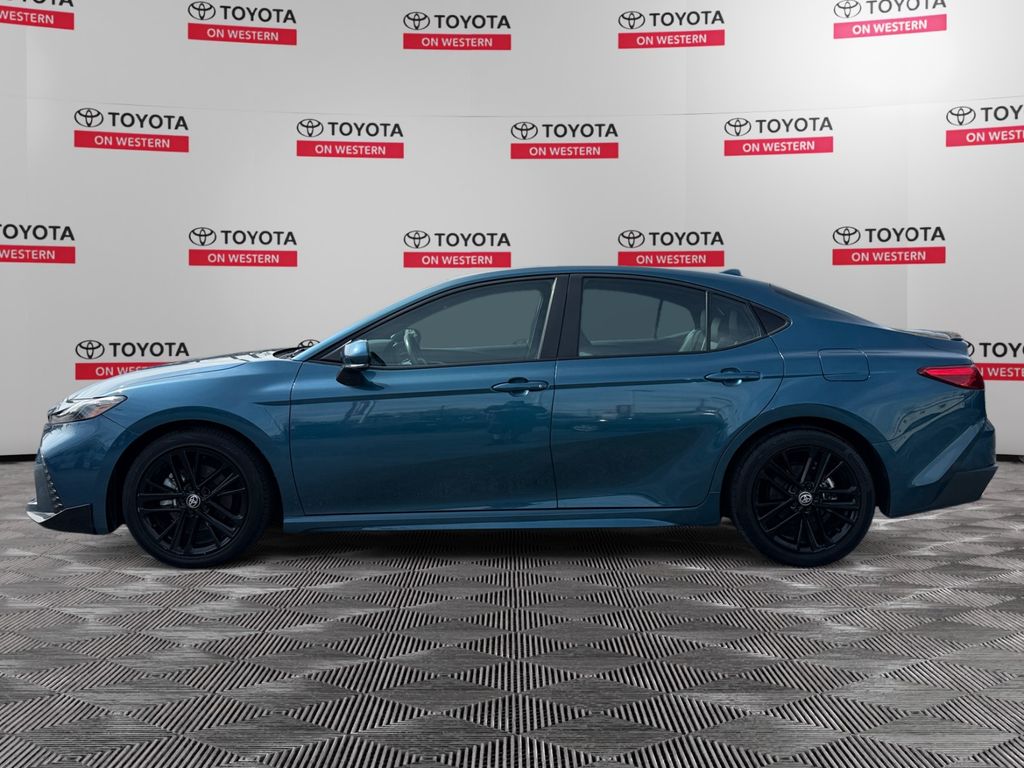 2025 Toyota Camry SE - Photo 6