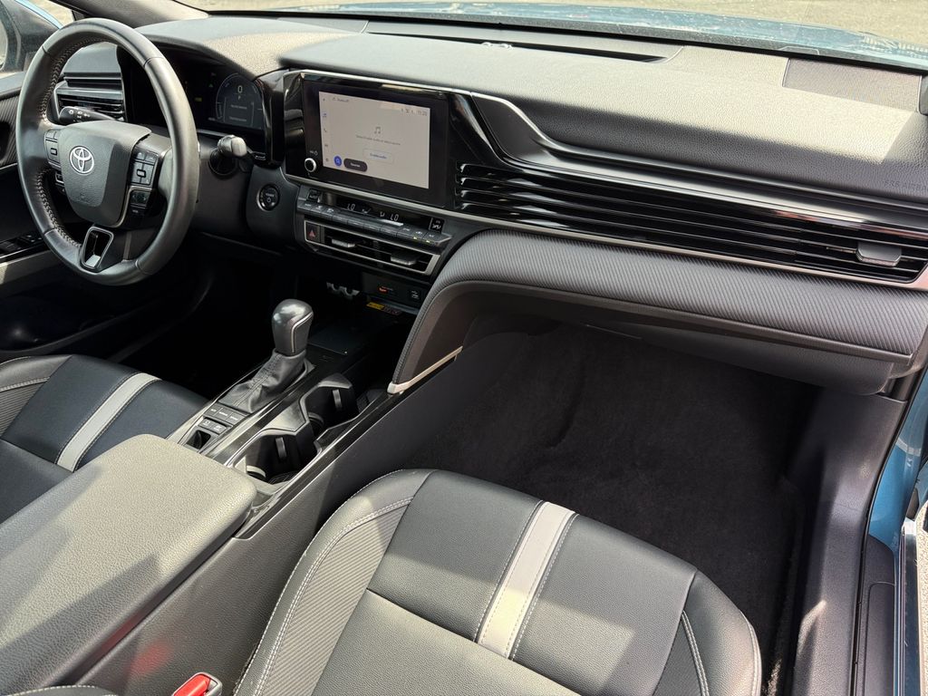 2025 Toyota Camry SE - Photo 17