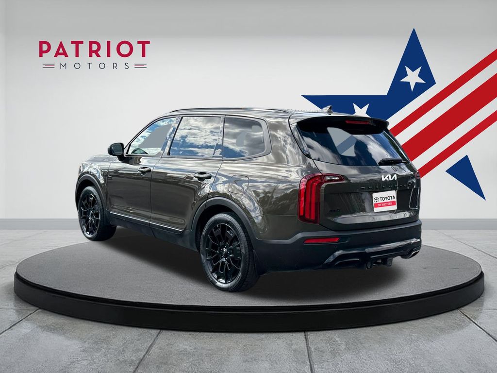 2022 Kia Telluride EX photo 3