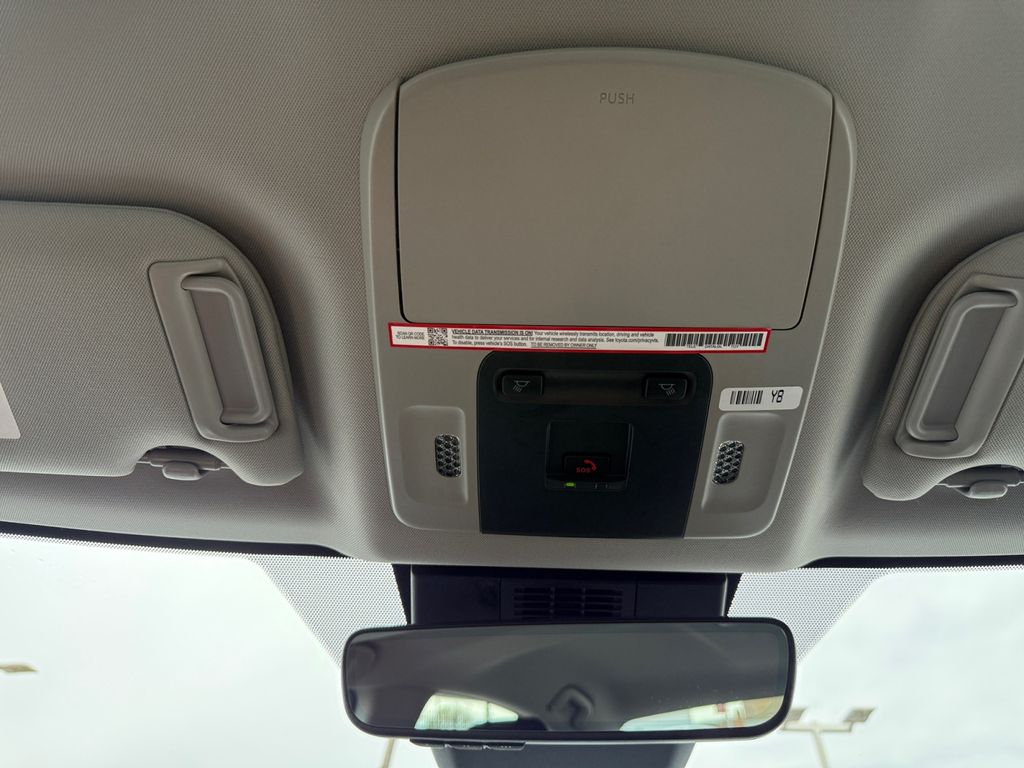 2025 Toyota Camry LE - Photo 39