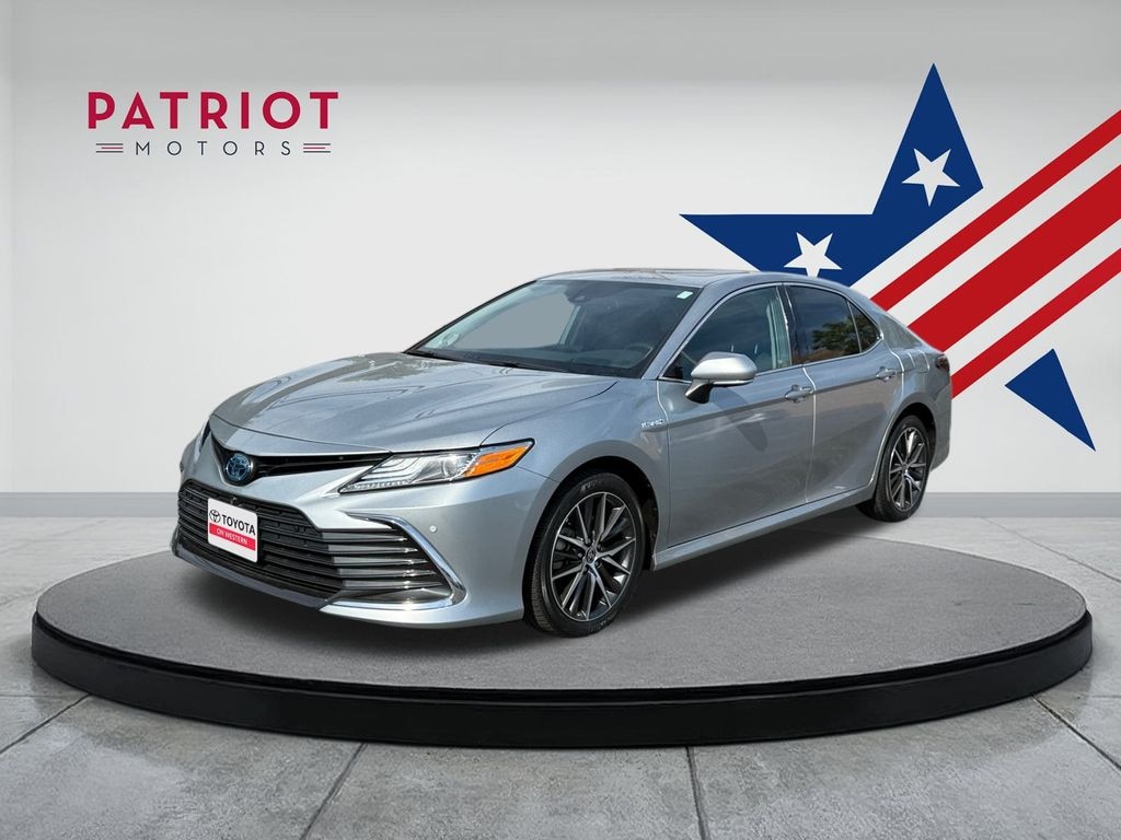 Used 2021 Toyota Camry Hybrid XLE Sedan