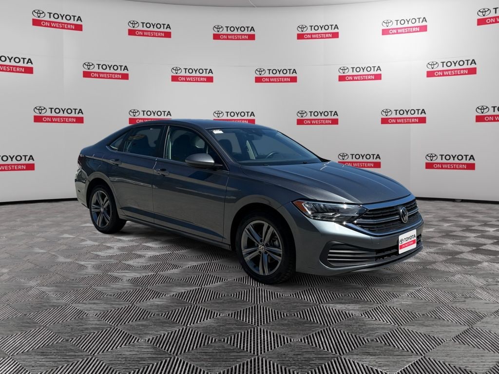 Used 2024 Volkswagen Jetta 1.5T SE Sedan