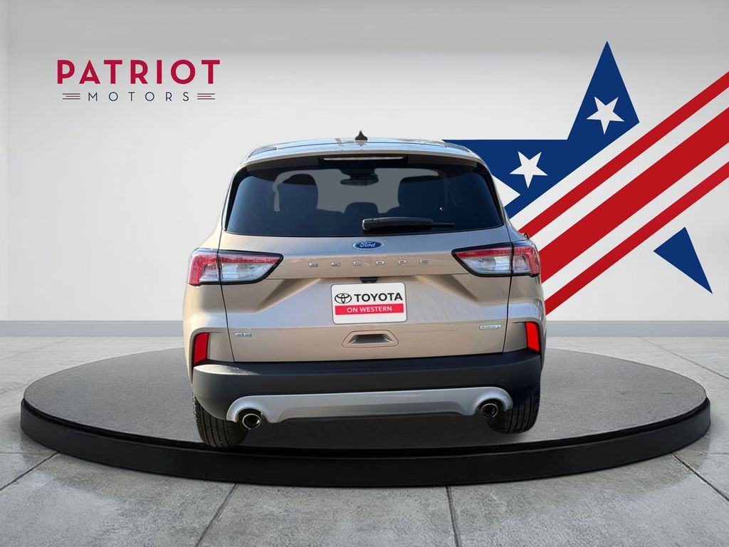 2020 Ford Escape SE photo 4