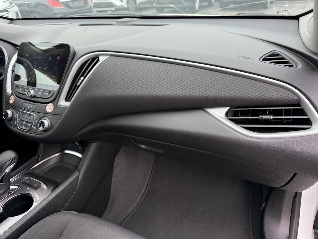 2024 Chevrolet Malibu 1LT - Photo 16