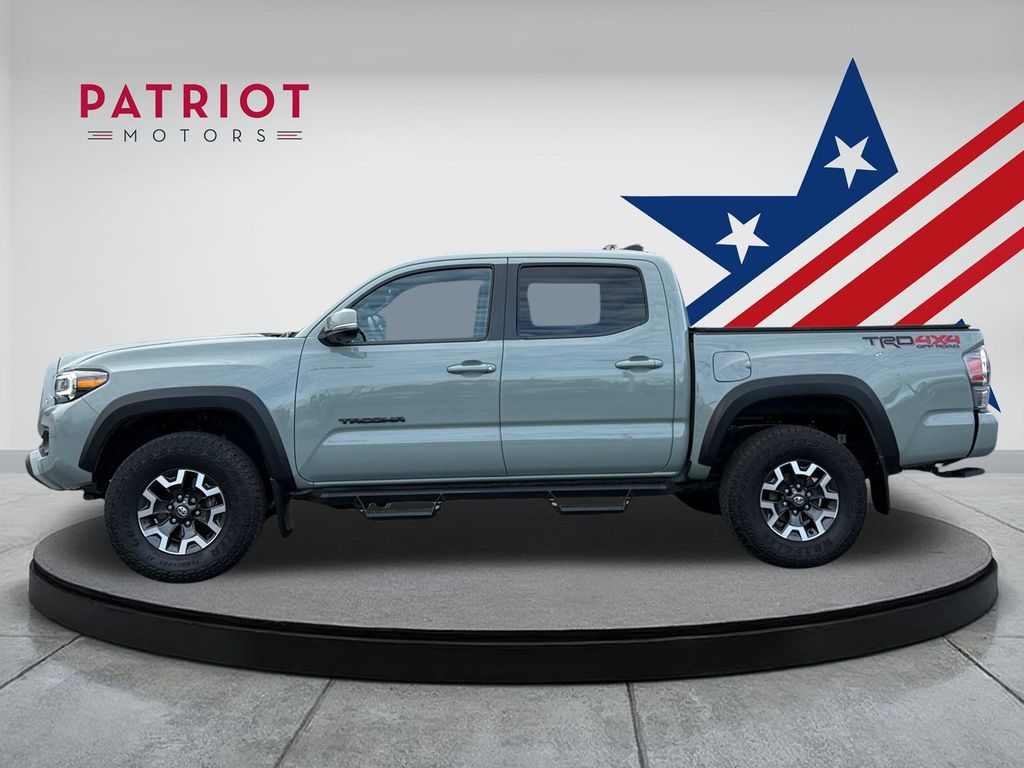 2023 Toyota Tacoma TRD Off-Road photo 2