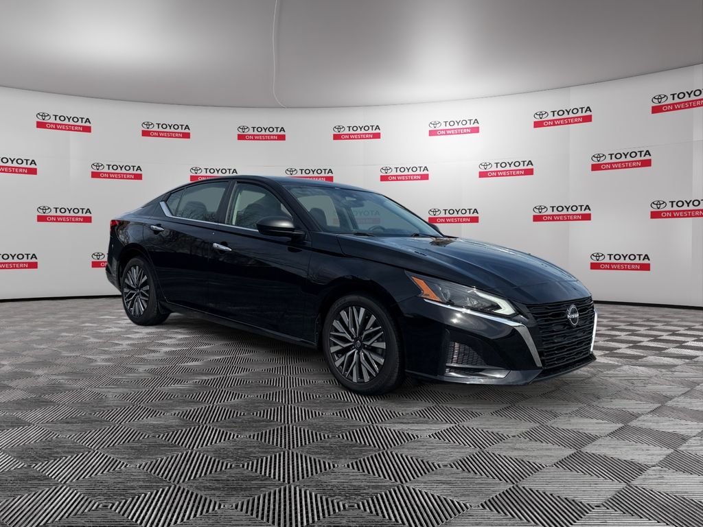 2024 Nissan Altima SV