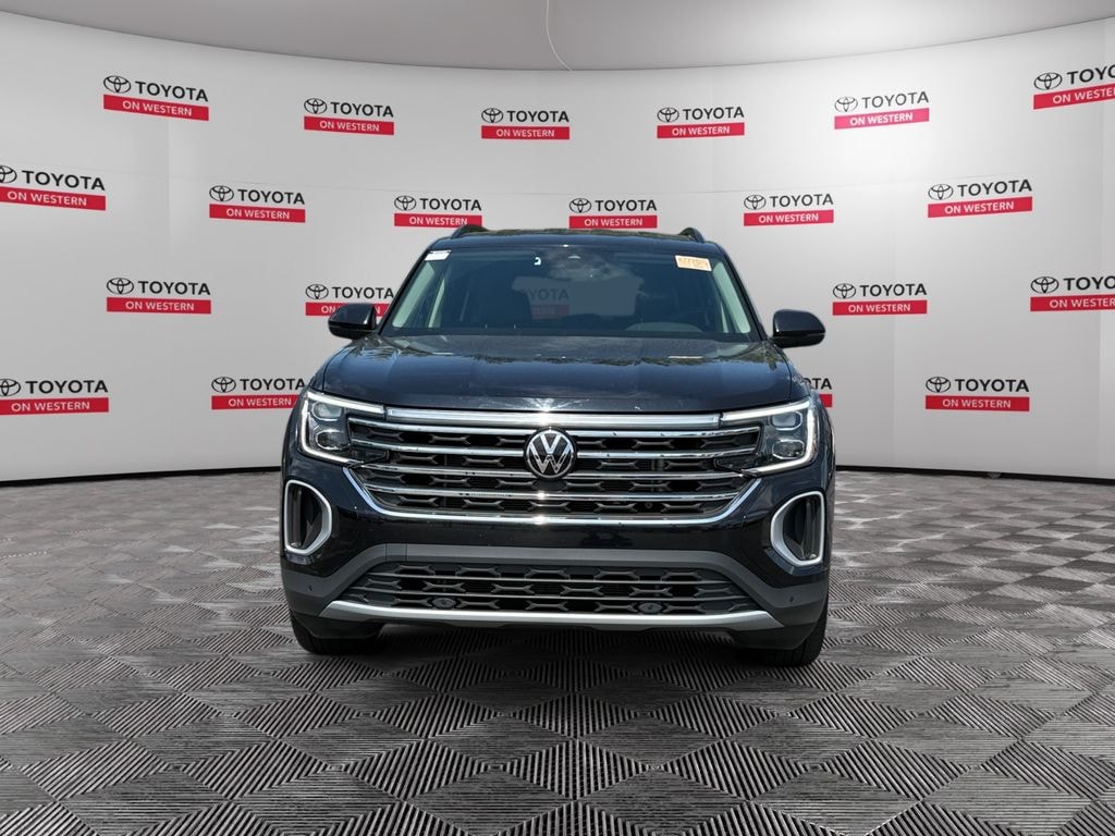 Used 2025 Volkswagen Atlas 2.0T SE w/Technology SUV
