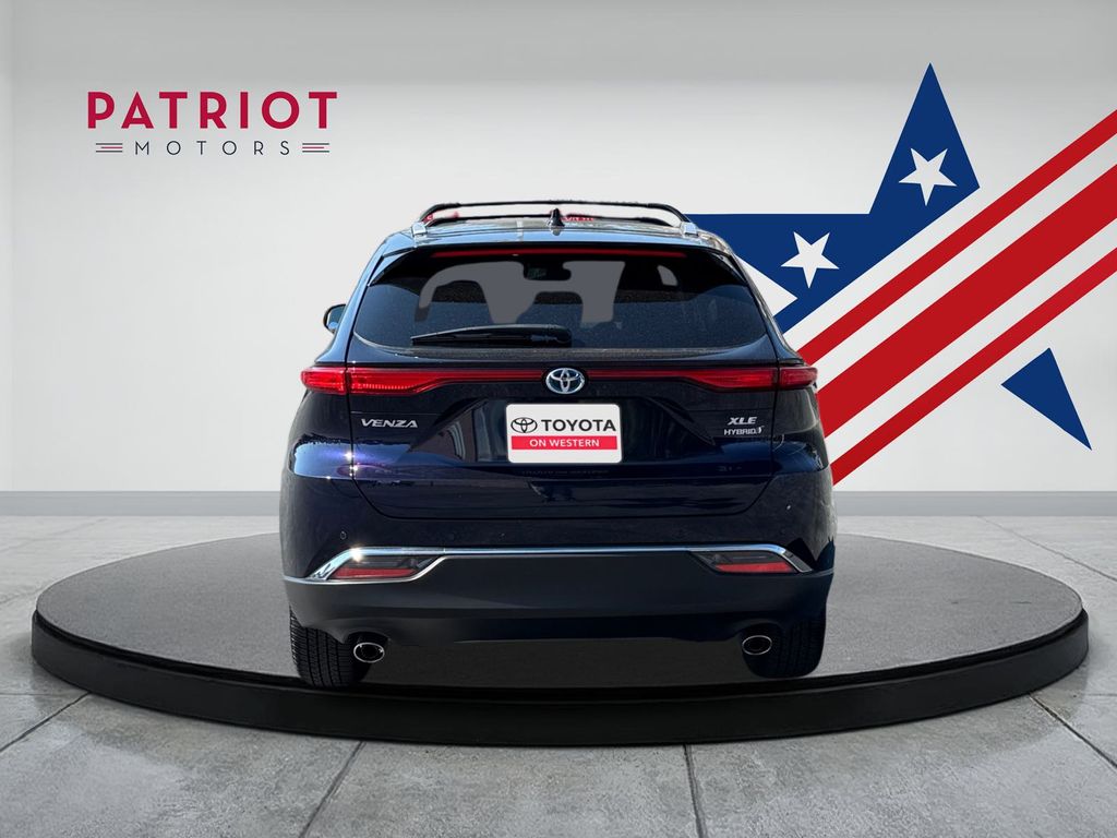 2022 Toyota Venza XLE photo 4