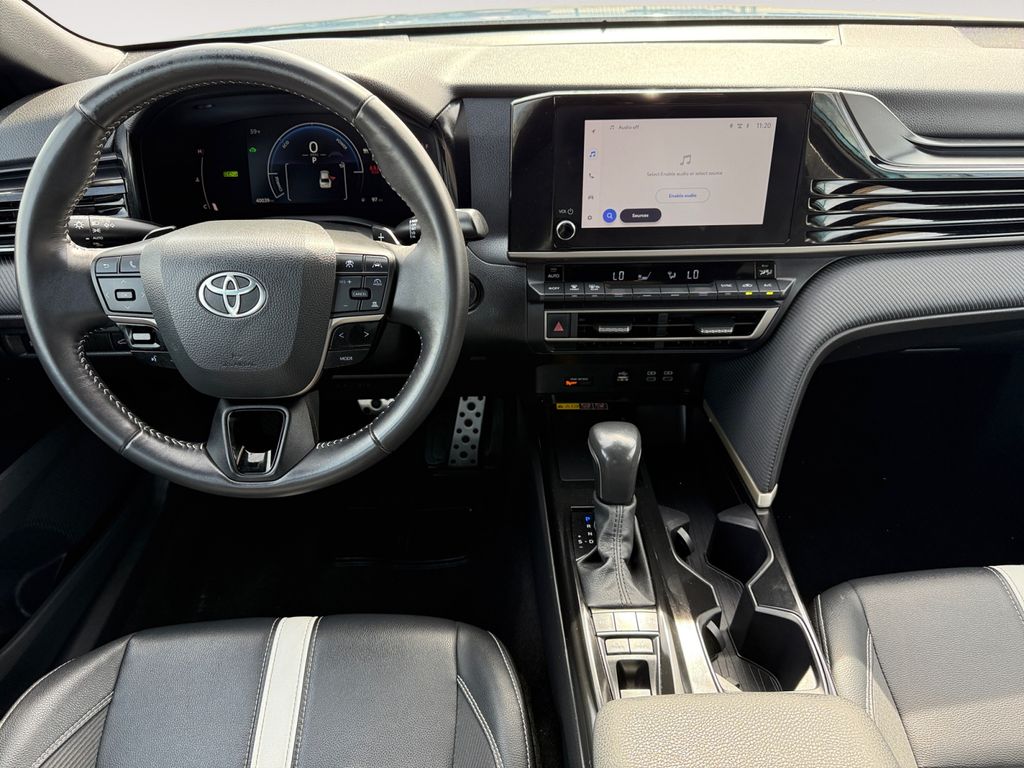 2025 Toyota Camry SE - Photo 10