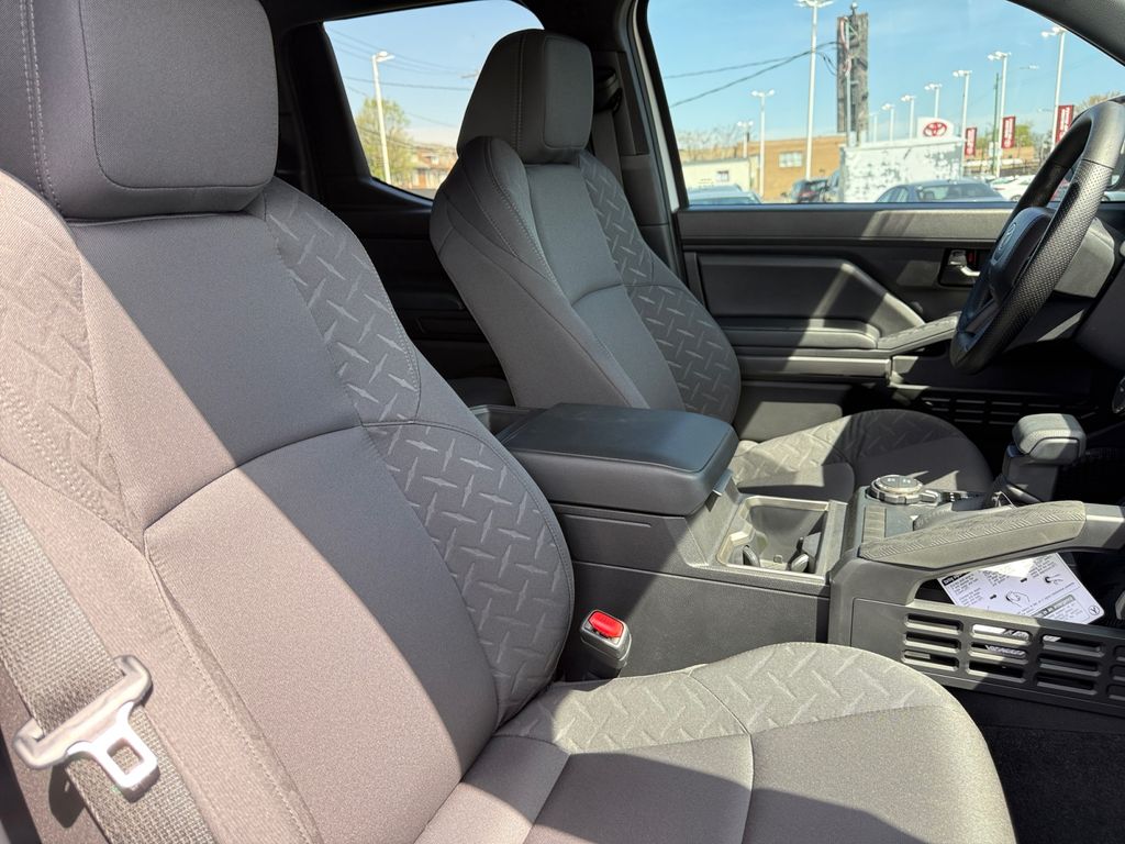 2026 Toyota Tacoma SR5 - Photo 18