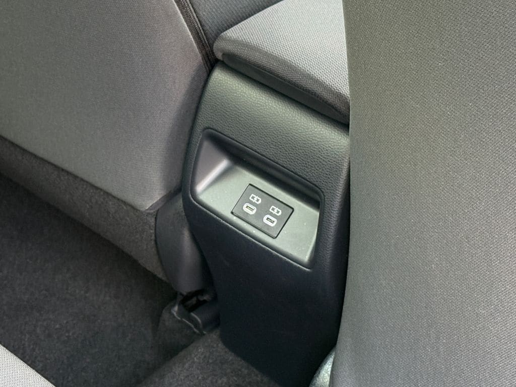 2026 Toyota Corolla SE - Photo 21