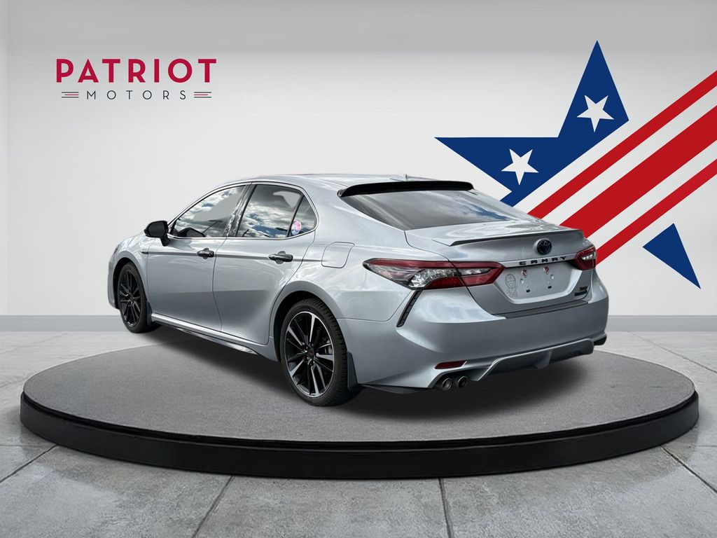 2023 Toyota Camry Hybrid XSE photo 3