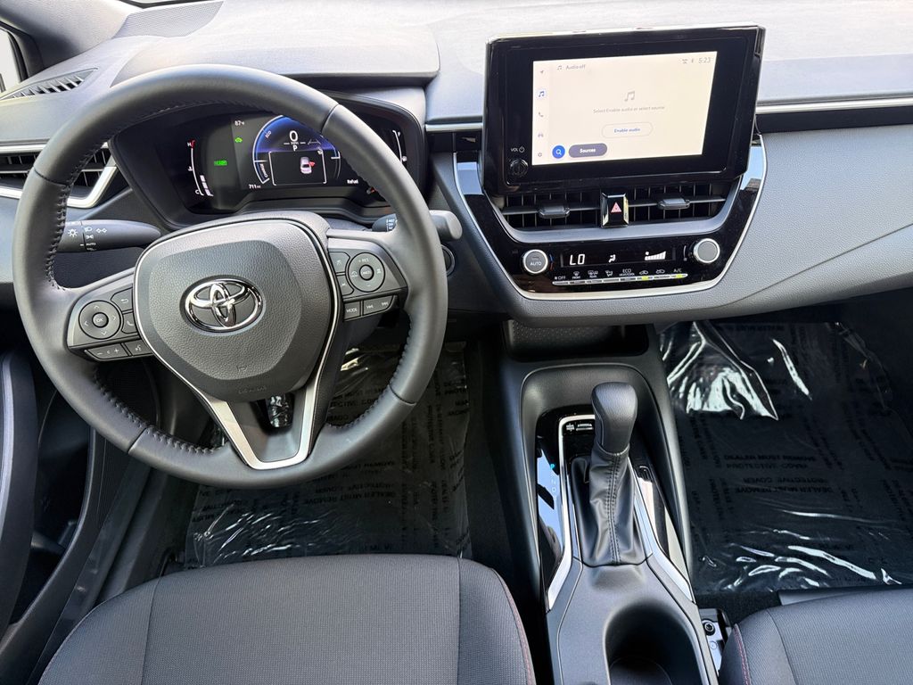 2026 Toyota Corolla SE - Photo 10