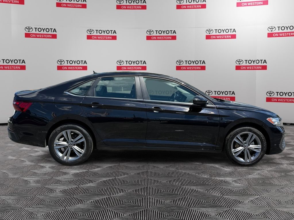 Used 2024 Volkswagen Jetta 1.5T SE Sedan